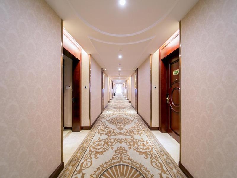 Vienna Classic Hotel Shizhongshan Avenue Jiujiang  Экстерьер фото